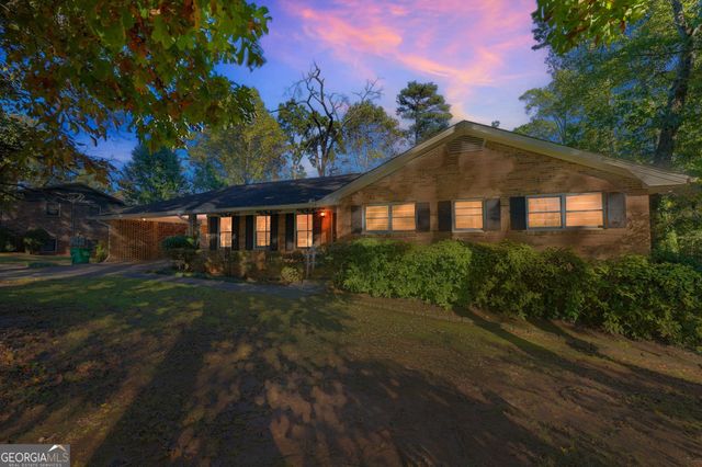 3132 Robindale Road, Decatur, GA 30034