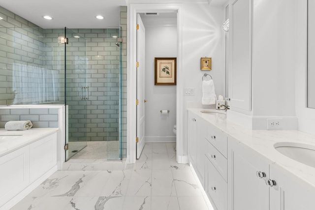 7070 Highland Court, Eden Prairie, MN 55346