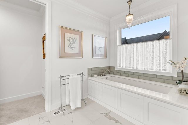 7070 Highland Court, Eden Prairie, MN 55346