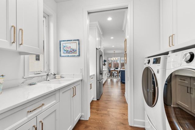 7070 Highland Court, Eden Prairie, MN 55346