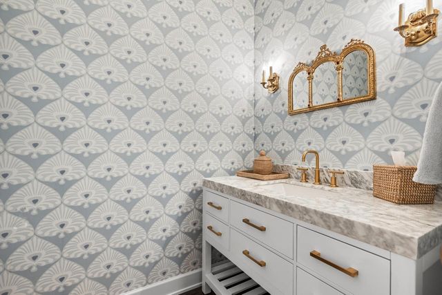 7070 Highland Court, Eden Prairie, MN 55346