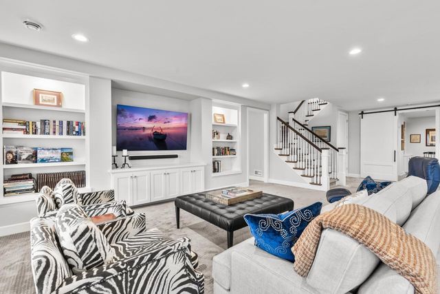 7070 Highland Court, Eden Prairie, MN 55346