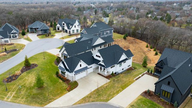 7070 Highland Court, Eden Prairie, MN 55346