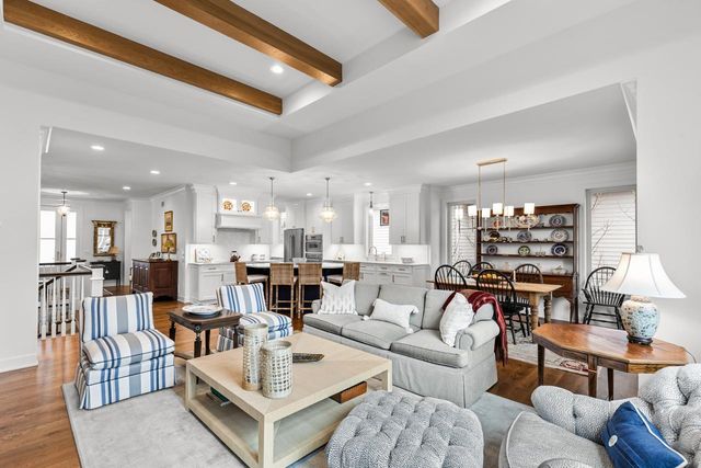 7070 Highland Court, Eden Prairie, MN 55346