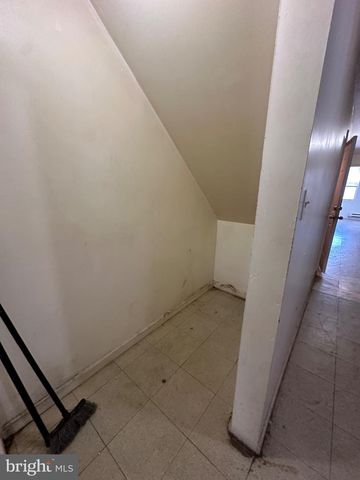2305 S 7TH ST, Philadelphia, PA 19148