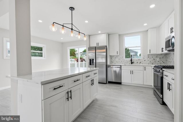 993 RIVIERA RD, Warminster, PA 18974