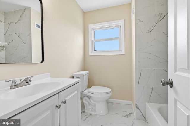 993 RIVIERA RD, Warminster, PA 18974