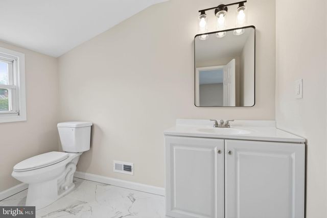 993 RIVIERA RD, Warminster, PA 18974