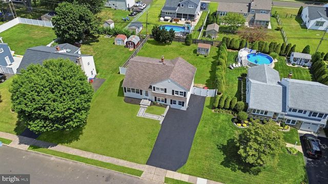 993 RIVIERA RD, Warminster, PA 18974