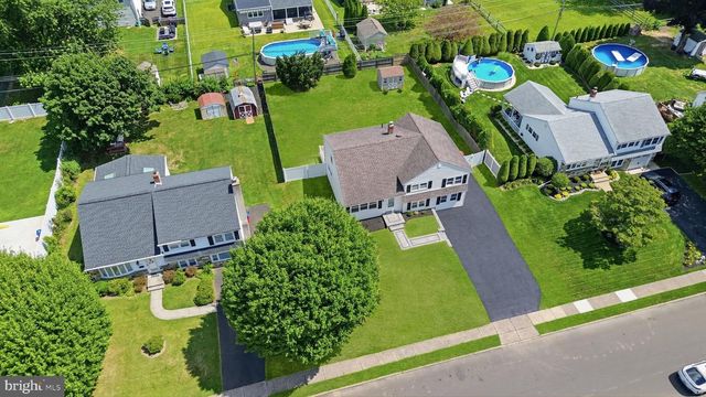 993 RIVIERA RD, Warminster, PA 18974