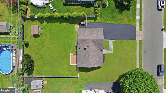 993 RIVIERA RD, Warminster, PA 18974