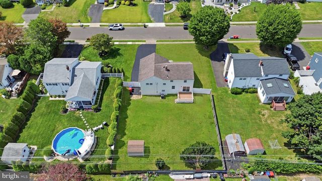 993 RIVIERA RD, Warminster, PA 18974