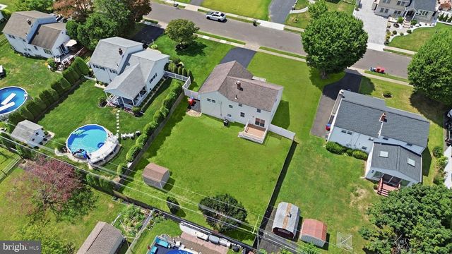 993 RIVIERA RD, Warminster, PA 18974