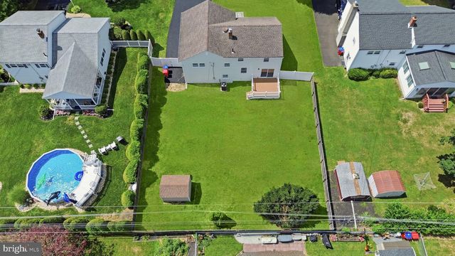 993 RIVIERA RD, Warminster, PA 18974