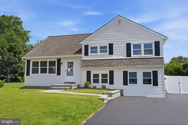 993 RIVIERA RD, Warminster, PA 18974