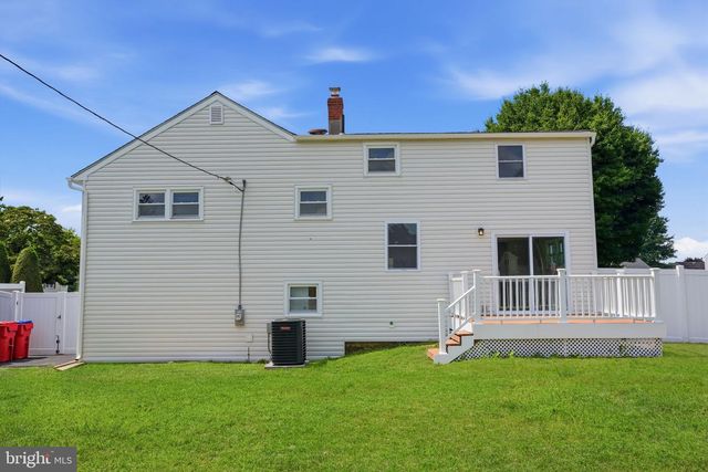 993 RIVIERA RD, Warminster, PA 18974