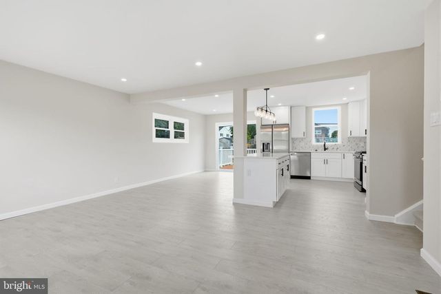 993 RIVIERA RD, Warminster, PA 18974