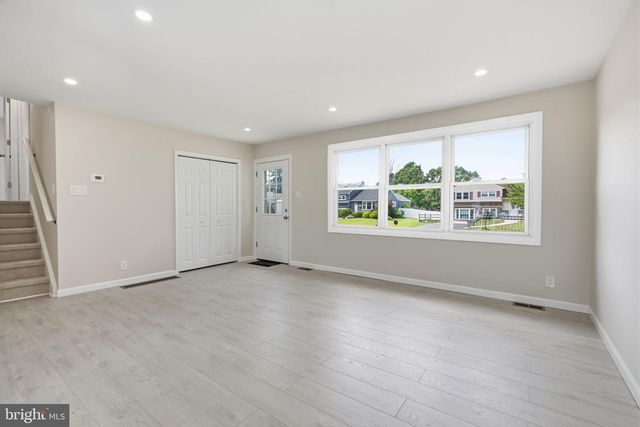 993 RIVIERA RD, Warminster, PA 18974