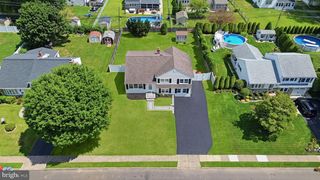 993 RIVIERA RD, Warminster, PA 18974