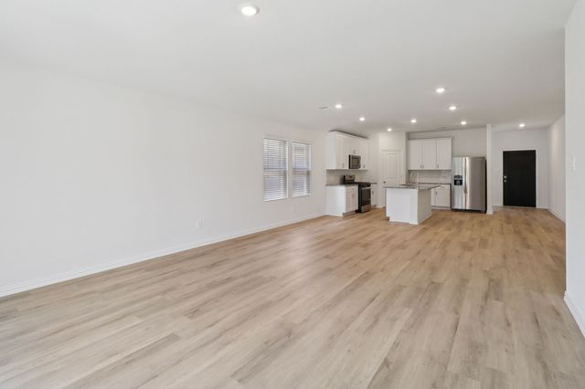 2227 Mustang Way, Seagoville, TX 75159