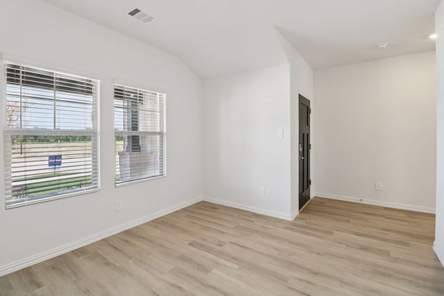 2227 Mustang Way, Seagoville, TX 75159