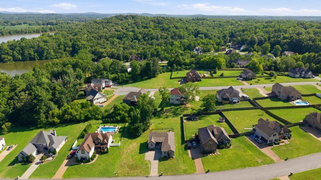 58 Harbor Pt, Lebanon, TN 37087