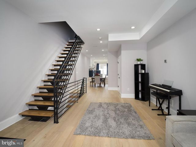 2168 E CUMBERLAND STREET, Philadelphia, PA 19125