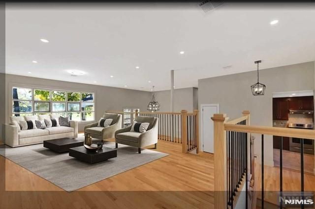 22 Greentree Terrace, Tenafly, NJ 07670