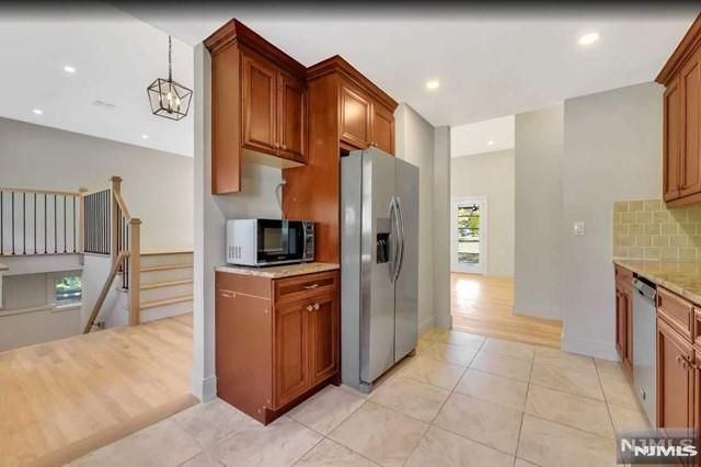 22 Greentree Terrace, Tenafly, NJ 07670