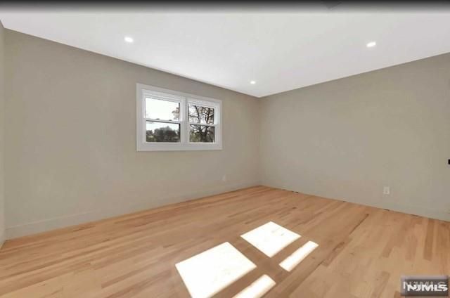 22 Greentree Terrace, Tenafly, NJ 07670