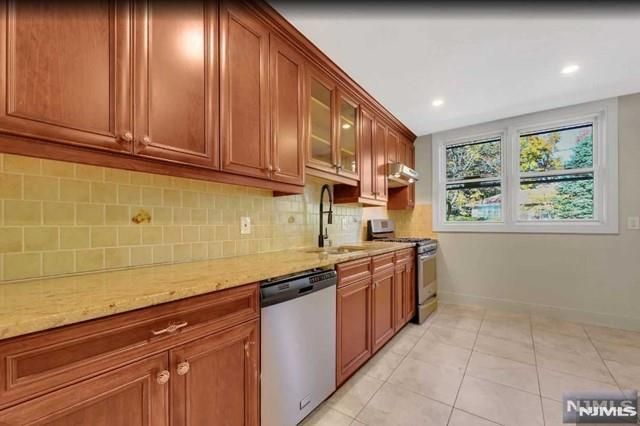 22 Greentree Terrace, Tenafly, NJ 07670