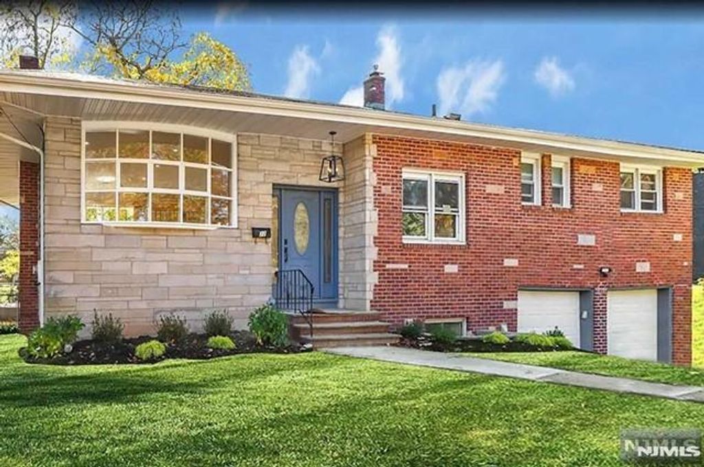 22 Greentree Terrace, Tenafly, NJ 07670