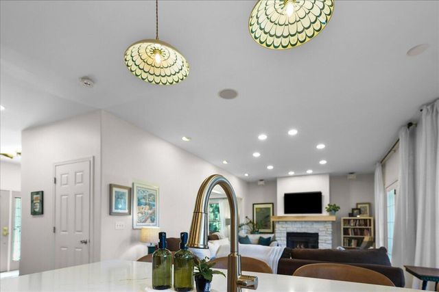 1909 Catkin Circle, Chesterton, IN 46304