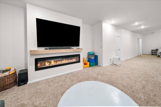 1909 Catkin Circle, Chesterton, IN 46304