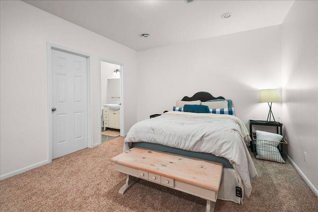 1909 Catkin Circle, Chesterton, IN 46304