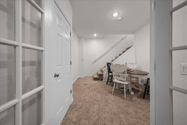 1909 Catkin Circle, Chesterton, IN 46304