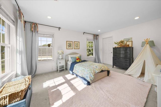 1909 Catkin Circle, Chesterton, IN 46304