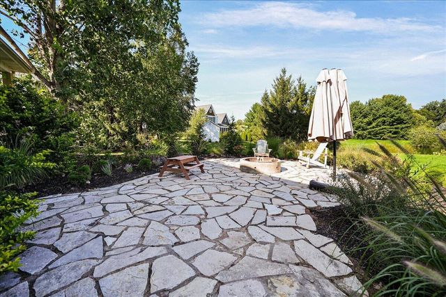 1909 Catkin Circle, Chesterton, IN 46304
