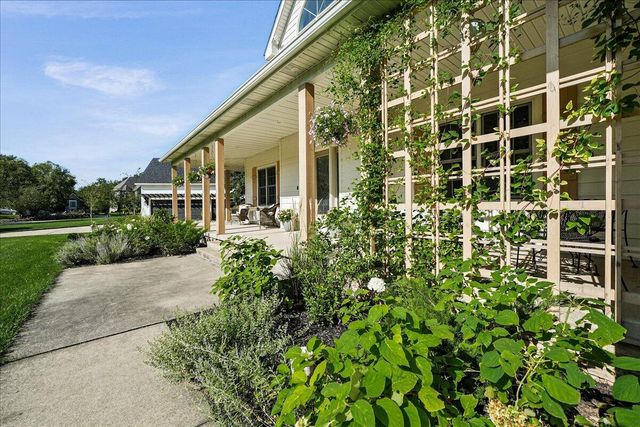 1909 Catkin Circle, Chesterton, IN 46304