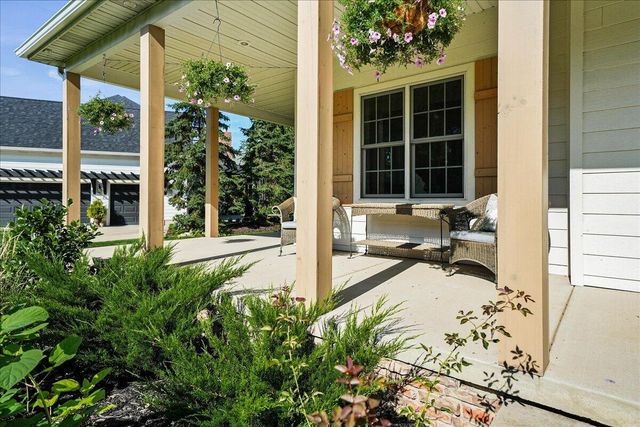 1909 Catkin Circle, Chesterton, IN 46304