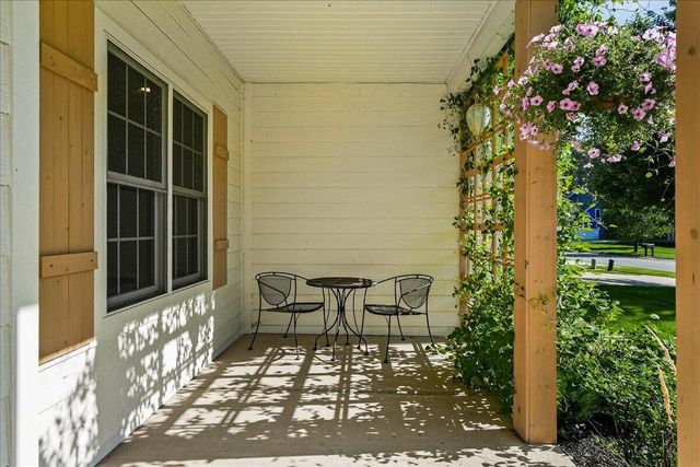 1909 Catkin Circle, Chesterton, IN 46304