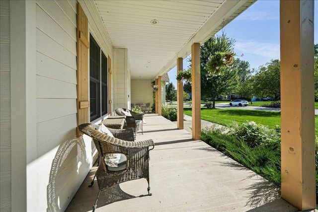 1909 Catkin Circle, Chesterton, IN 46304