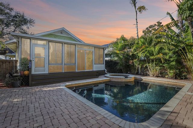 921 3RD STREET N, St Petersburg, FL 33701