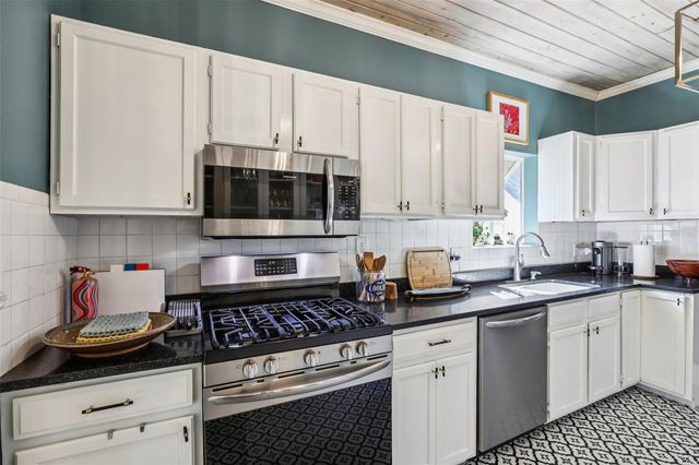 921 3RD STREET N, St Petersburg, FL 33701