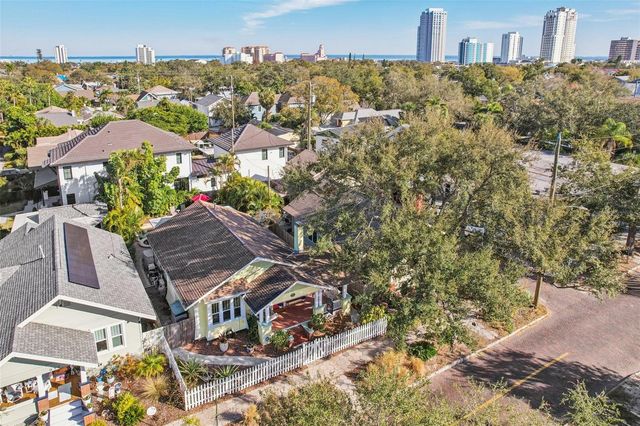 921 3RD STREET N, St Petersburg, FL 33701