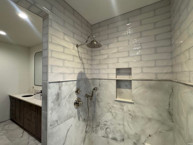 470 E Basalt Drive, Huntertown, IN 46748