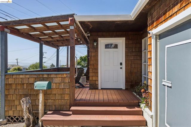 6525 Hazel Ave, Richmond, CA 94805