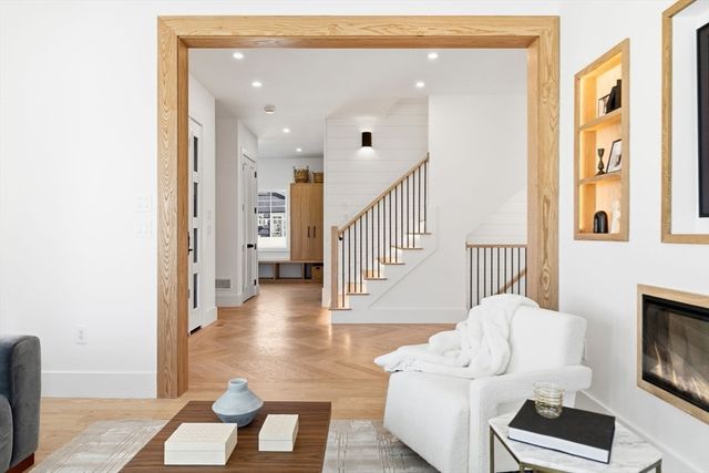 3 Brantwood Ln, Burlington, MA 01803