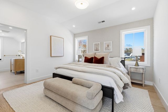 3 Brantwood Ln, Burlington, MA 01803