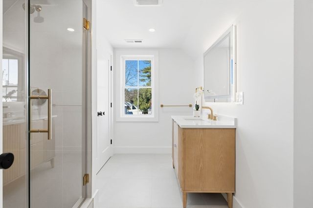 3 Brantwood Ln, Burlington, MA 01803